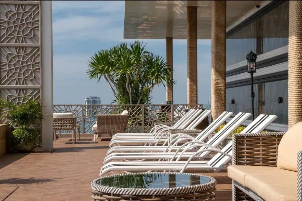 The Riviera Jomtien Apartment Exterior photo