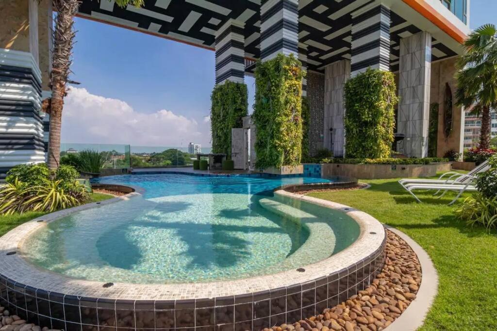 The Riviera Jomtien Apartment Exterior photo